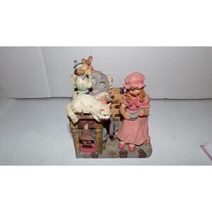 MUSIC BOX KEYWIND GIRL EATING SOUP WITH CAT MOUSE TEAPOT MOVES PLAYS A TUNE